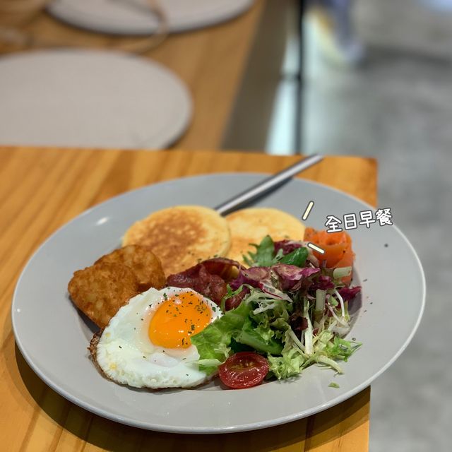 主食輕食甜品樣樣都有 打卡咖啡店