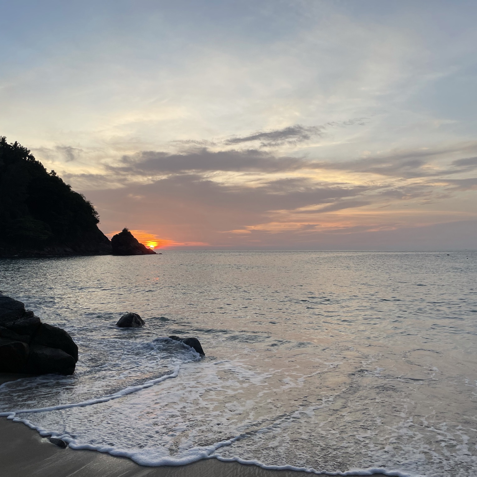 หาดบางเทา หาดทรายขาวสวย สงบ | Trip.com ภูเก็ต หาดบางเทา หาดทรายขาวสวย สงบ | Trip.Com ภูเก็ต