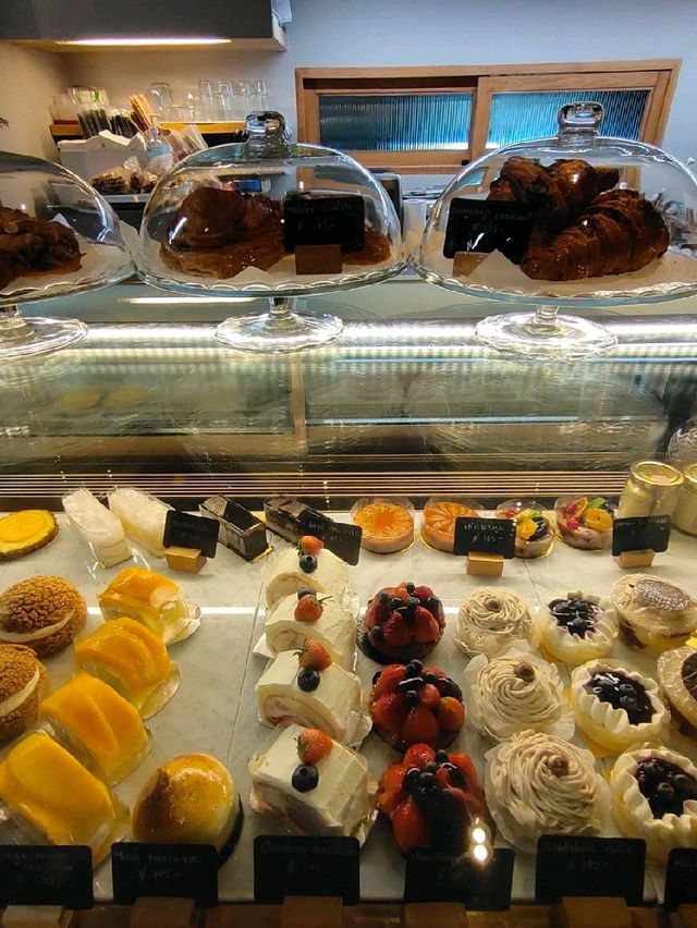 Plieu café สไตล์มินิมอล บรรยากาศอบอุ่น 