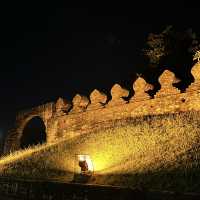 กำแพงเมืองเก่า