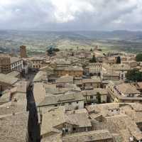 意大利 Orvieto 👀 Torre del Moro