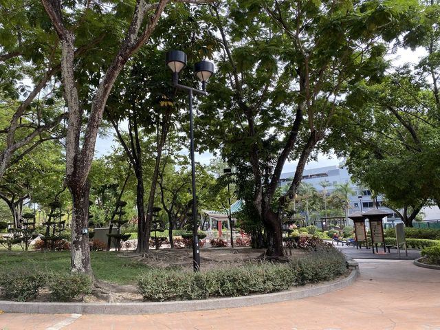 賈炳達道公園