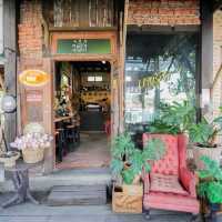 บางรักคาเฟ่ ณ วังน้ำเขียว