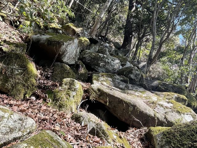 ハードな山道を越えた先にある絶景「屏風岩」