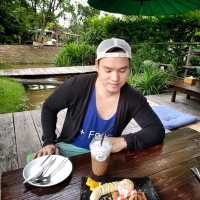 คาเฟ่เล็กๆ ในสวนผลไม้