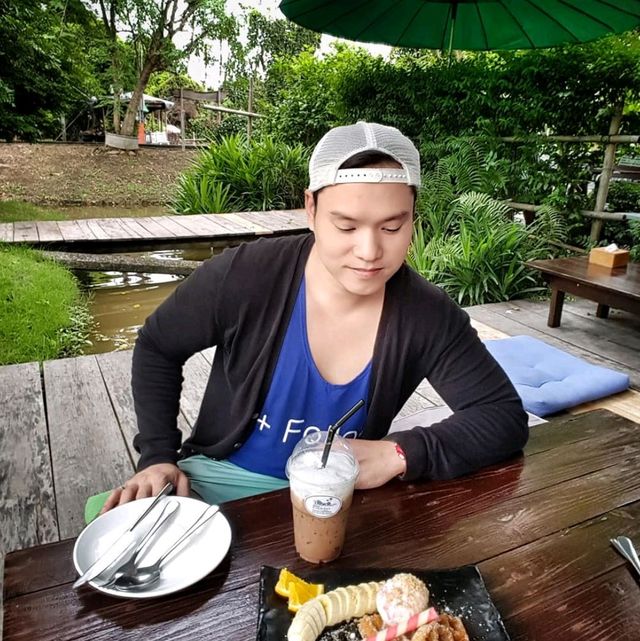 คาเฟ่เล็กๆ ในสวนผลไม้