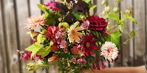 Hand tied bouquet workshop | 66 Cairns Rd