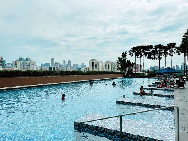 Olympic-size infinity pool at One Farrer