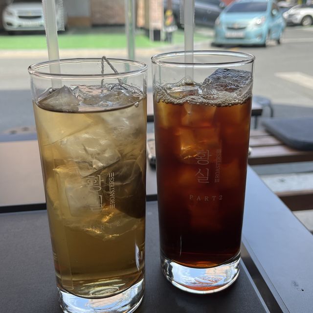 로스팅한 원두향이 가득한 커피 맛집, 황실로스터스