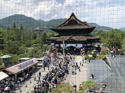 長野】善光寺を俯瞰する『山門』 | Trip.com 長野市