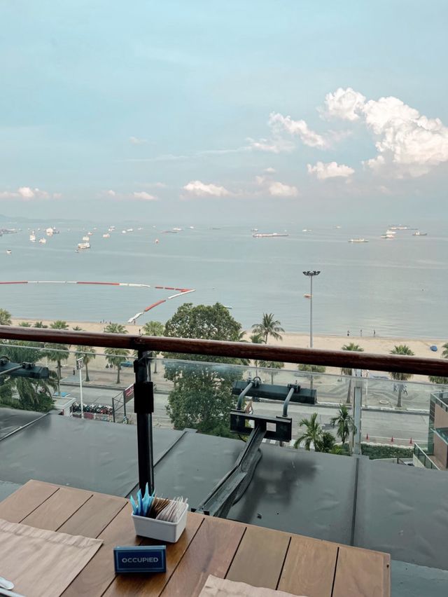 บุฟเฟต์มื้อเช้า Hilton Pattaya 🥖