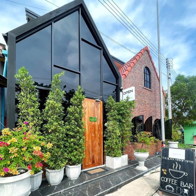 The Black Mirror Coffee คาเฟ่ในนราธิวาส
