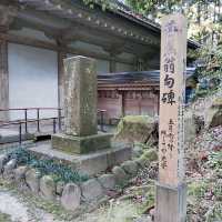 岩手県！紅葉と中尊寺の松尾芭蕉像