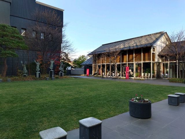 踏足草間彌生的故鄉 於松本市美術館朝聖大師級作品 親身感受她的圓點