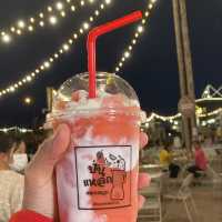 ตลาดฮักมูล เดิน ชิม ฮิม มูล