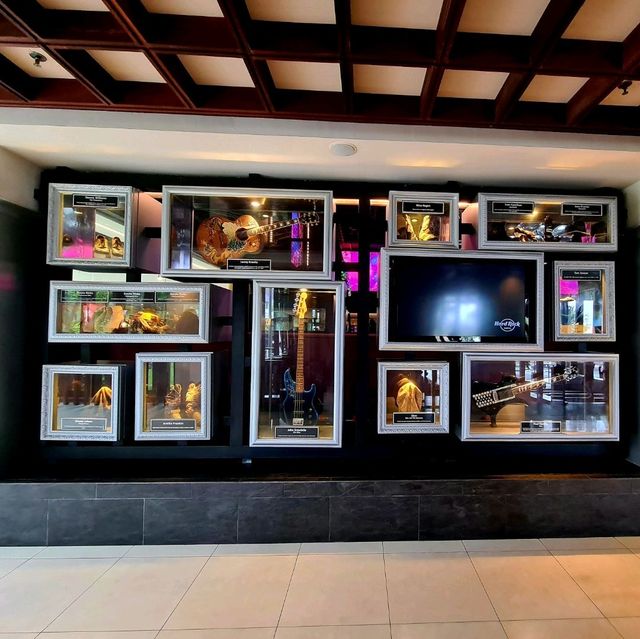 Hard Rock Hotel Bali
Rockin' New year 