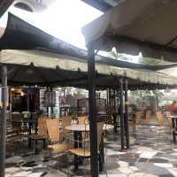 A laid-back outdoor Thai restaurant, great for weekend chilling 