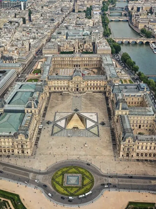 Mona Lisa, Louvre Museum, Paris