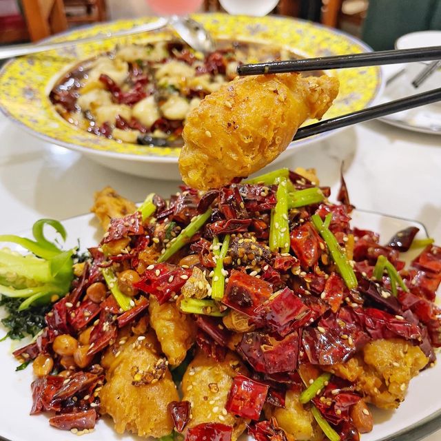 大大盤🌶水煮魚🐟，香脆🔥辣子雞🐓中翼