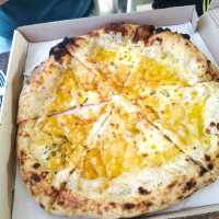 Marshmallows and Nutella in a pizza?why not!
