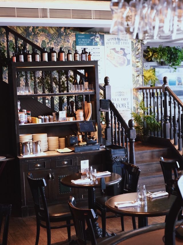 "尖東美食里Alfresco Lane"
