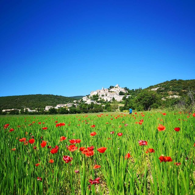 Exploring Simiane-la-Rotonde