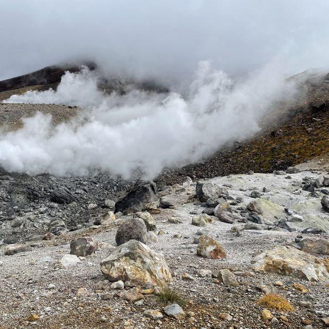 北海道　旭岳の噴気孔