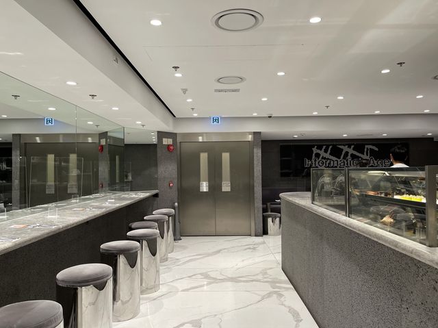 潮牌店內驚喜CAFE@OFF-WHITE