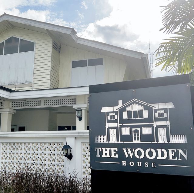 คาเฟ่บ้านไม้ the wooden house