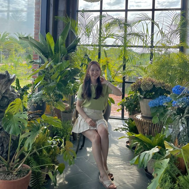 제주 남쪽 바다를 한눈에 담기 좋은 카페 러디스
