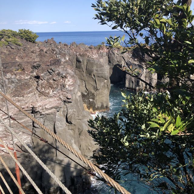 【城ヶ先海岸】伊豆らしい溶岩地形！