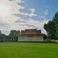 Phra That Tha Uthen, A riverside temple