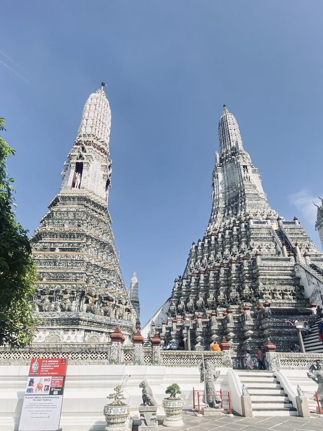 ทำบุญ ไหว้พระ | วัดอรุณราชวราราม | กรุงเทพมหานคร