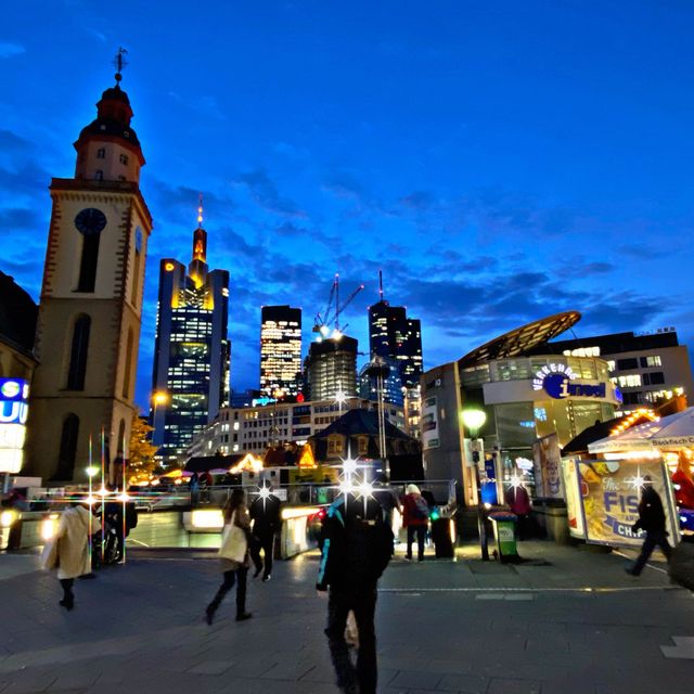 Zeil at Night