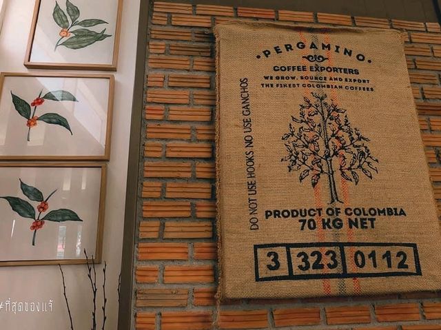 แวะร้านกาแฟน่ารักๆก่อนถึงอัมพวา