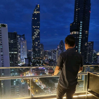 akaaza rooftop bar ใน โรงแรม Amara Bangkok