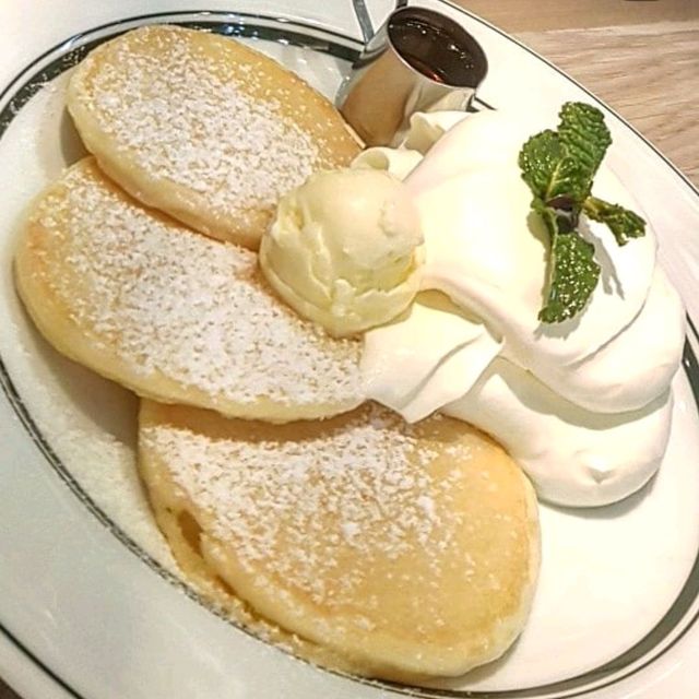 Fluff Stack (fluffy pancakes!)
