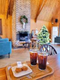 숲속산장에서 크리스마스 즐기는 기분, 청도 카페월든🎄