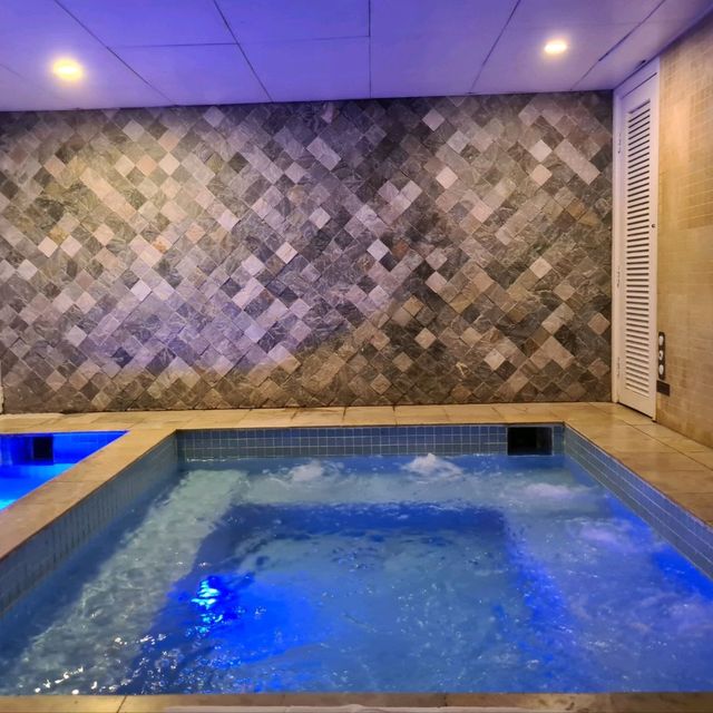 โรงแรมคาราเวลล์ ไซ่ง่อน (Caravelle Saigon Hotel)


