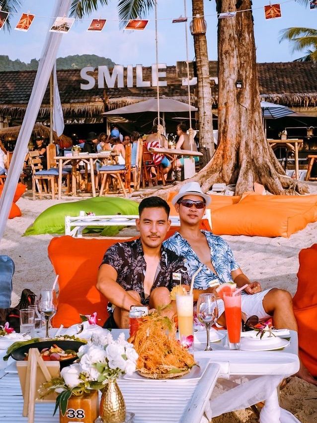 🌅” Sᴍɪʟᴇ Bᴀʀ” 🏖 หาดกมลา ภูเก็ต