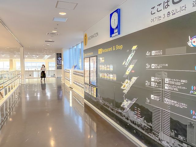 神戸空港2階フロアの景色