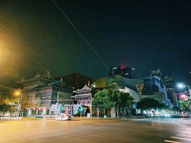 Jing'an Temple in the predawn haze
