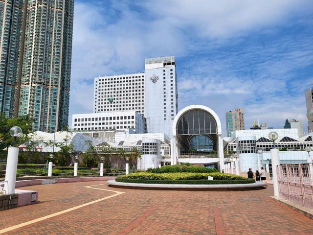 尖沙咀鬧市中的一片綠洲