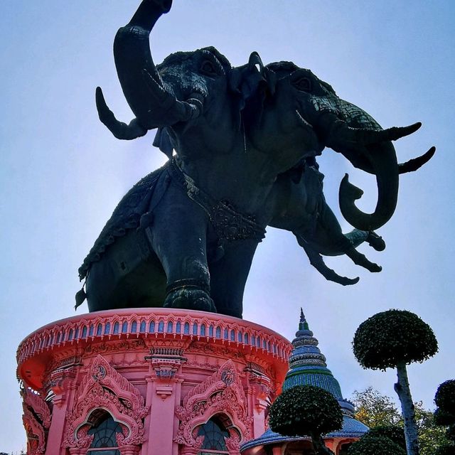 三頭象神博物館