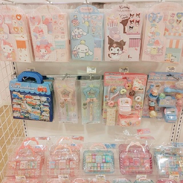 サンリオ　キャラクターグッズ