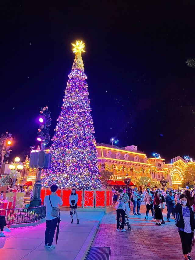 迪士尼奇妙聖誕🎄全新音樂煙花表演配飄雪景色❄️