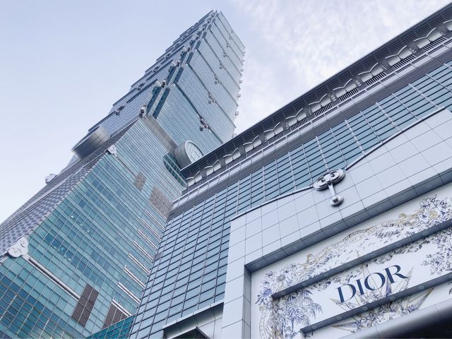 聖誕節快樂🎄❤️🤍💛 Taipei 101 Shopping center 台北101購物中心