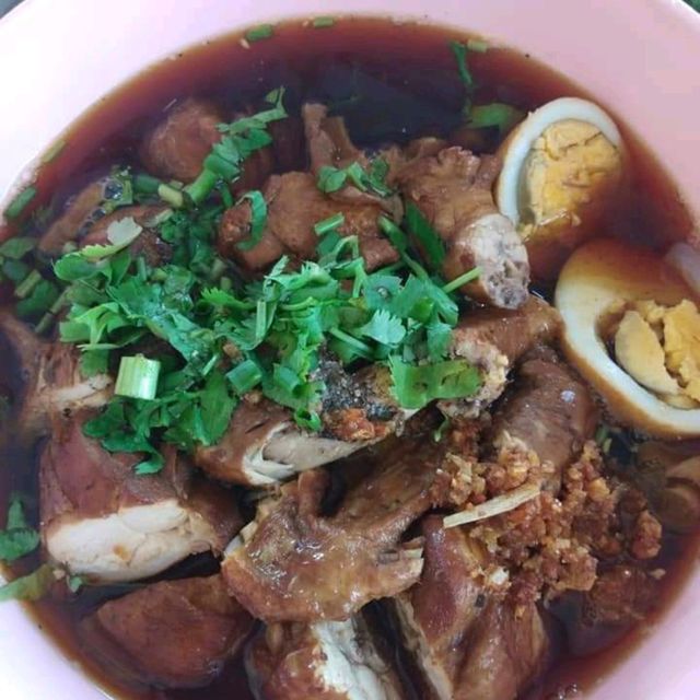 ก๋วยจั๊บนัดบางปู