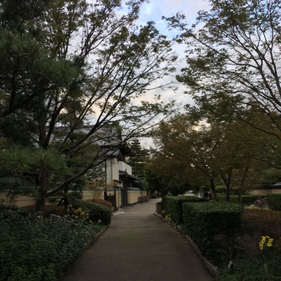 承天寺通りと博多千年門
