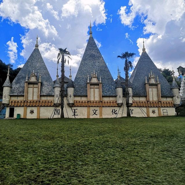 Dwarves Empire theme park, Kunming